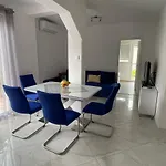 Domagoj Apartman Omis
